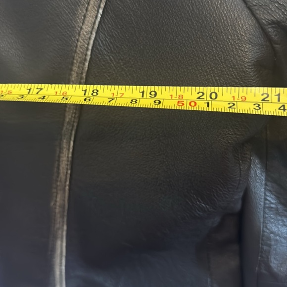 Leather jacket - Picture 14 of 16